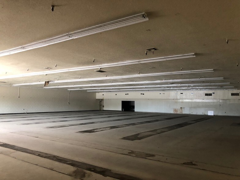 More Photos Of 505 W Clinton Ave, Fresno Freestanding For Sale