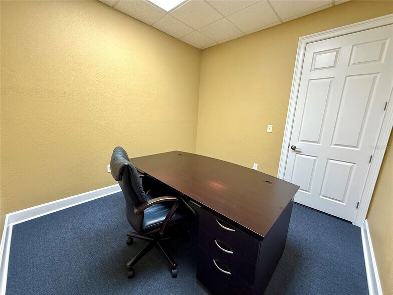 More Photos Of 1402 W Fletcher Ave, Tampa Coworking Space