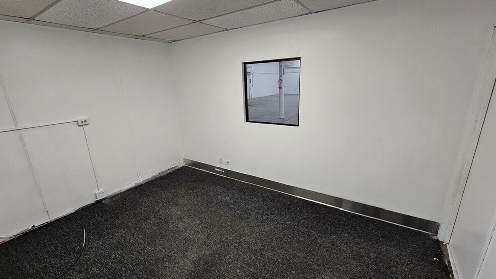 More Photos Of 6521 Washington St, Denver Warehouse For Lease
