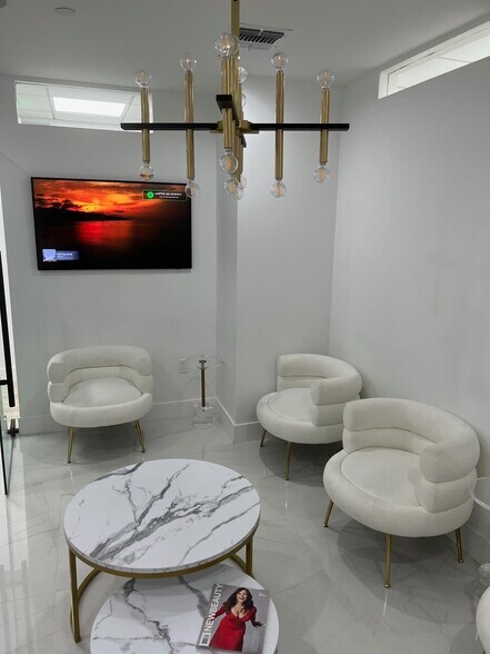 More Photos Of 9400-9414 Brighton Way, Beverly Hills Medical For Lease