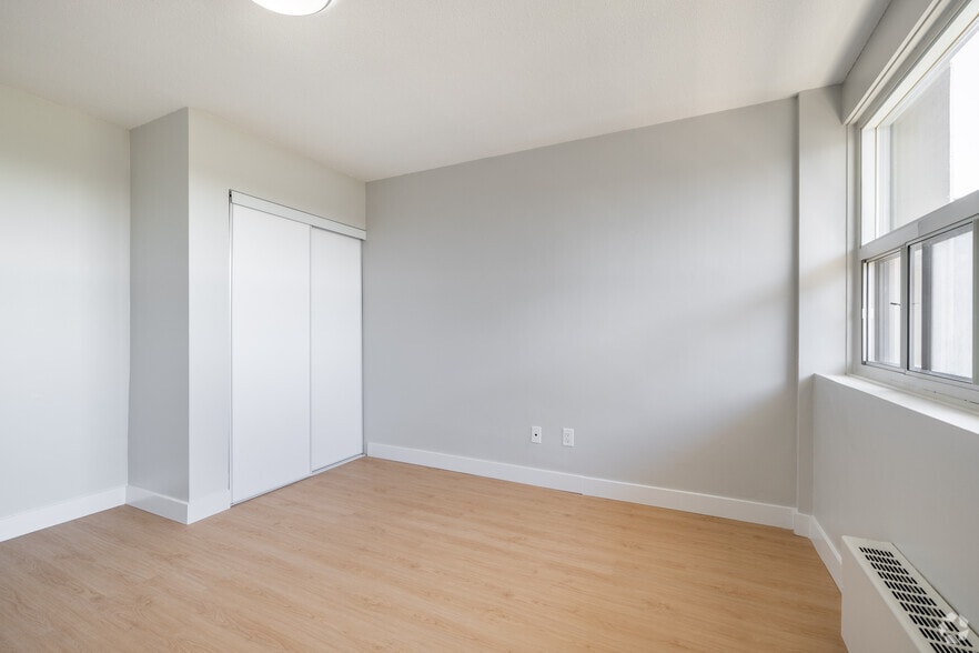 More Photos Of 1161-1171 Wellington St, Ottawa Apartments For Lease