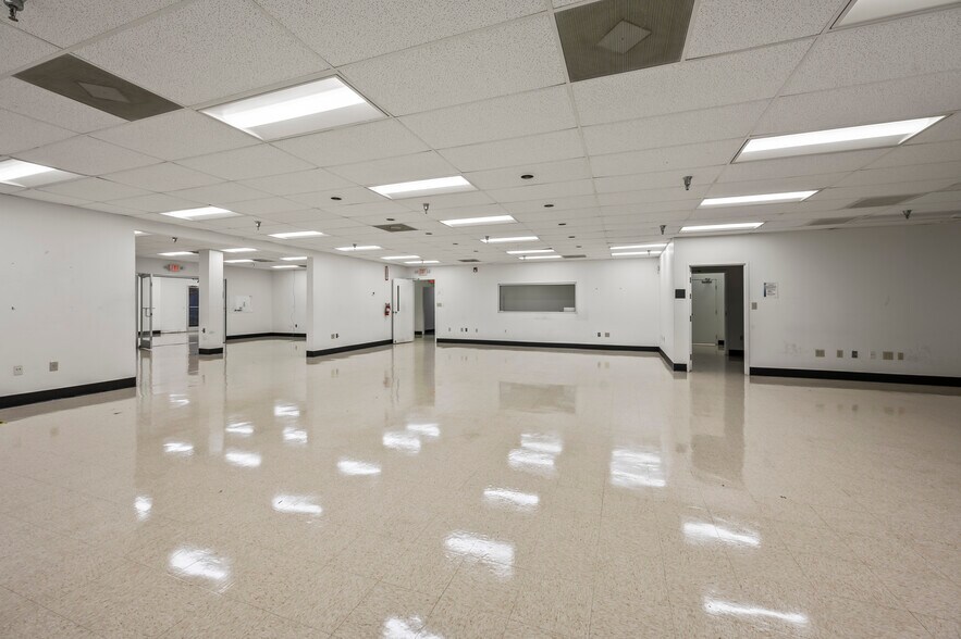 More Photos Of 4410 Indiana Ave, Winston-Salem Warehouse For Lease