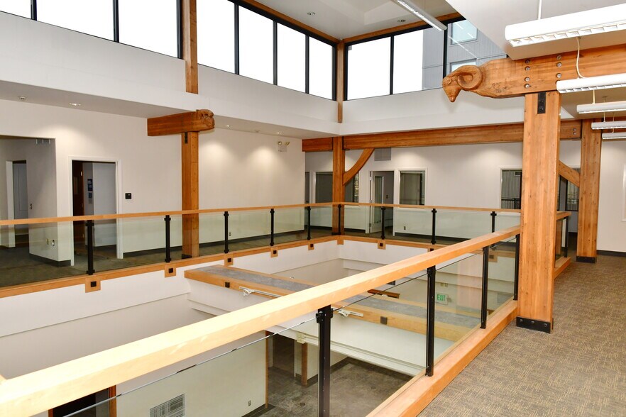 More Photos Of 1016 E Pike St, Seattle Loft Creative Space For Lease