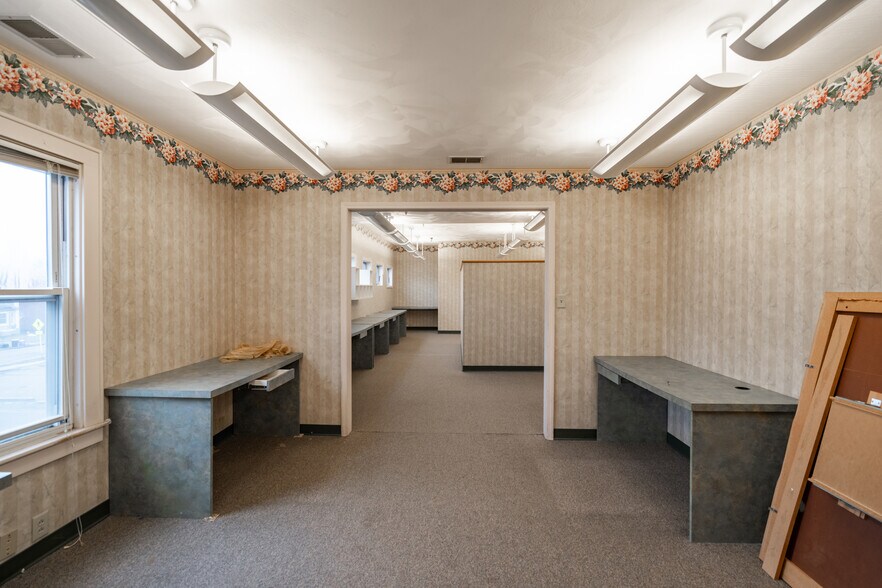 More Photos Of 1105 Monroe St, Endicott Medical For Sale