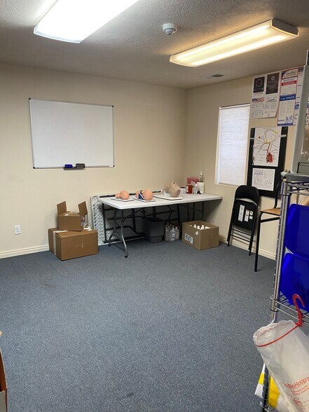 More Photos Of 1200 Avenue E, Ely Office For Sale