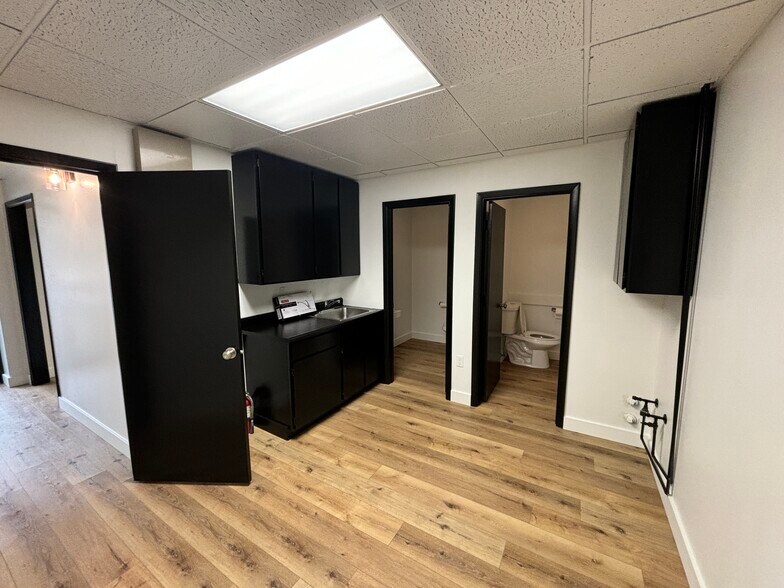 More Photos Of 2185 Liberty St NE, Salem Medical For Lease