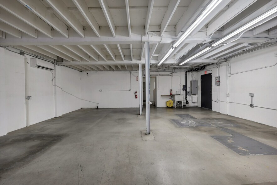 More Photos Of 7176 W Sunset Blvd, Los Angeles Storefront Retail Office For Sale