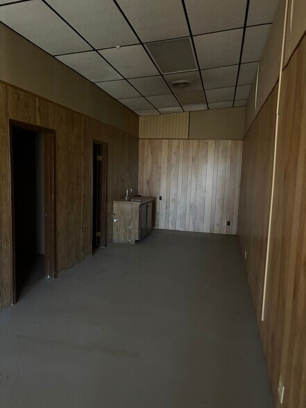 More Photos Of 935 FM168, Olton Warehouse For Sale