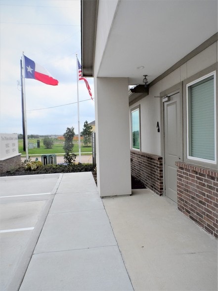 More Photos Of 18510 Green Land Way, Houston Medical For Lease