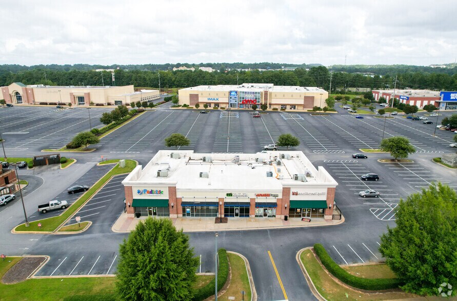 More Photos Of 5555 Whittlesey Blvd, Columbus Storefront For Lease