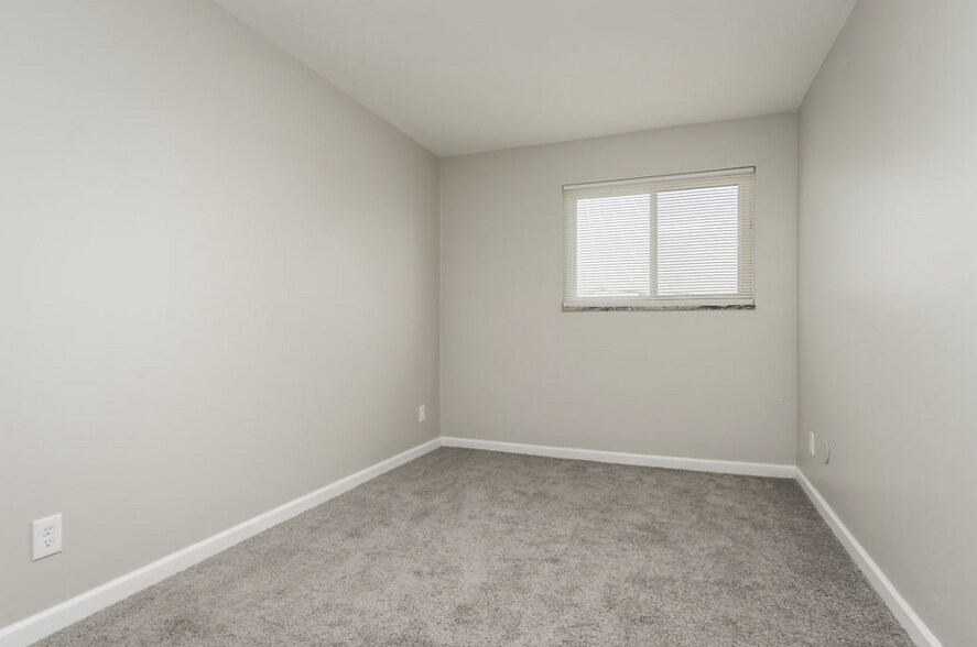 More Photos Of 3670 Seabrook Ave, Columbus Apartments For Sale