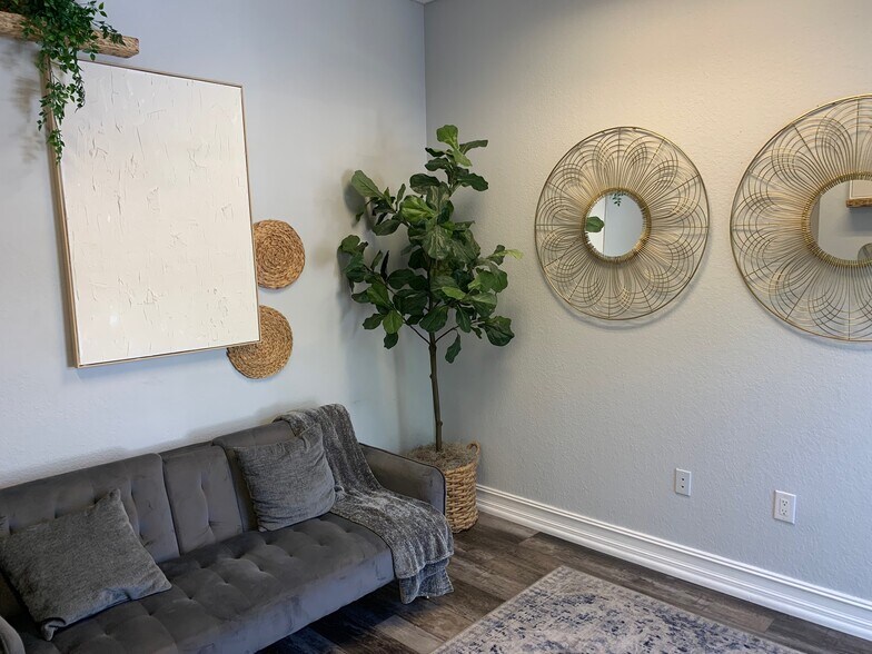 More Photos Of 3937 Tampa Rd, Oldsmar Medical For Lease