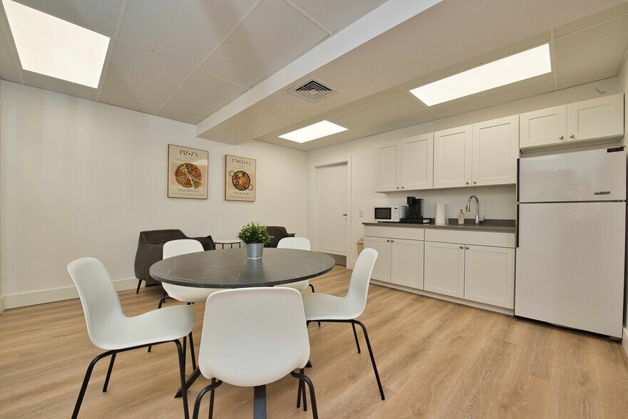 More Photos Of 121 Pulaski Rd, Kings Park Office For Sale