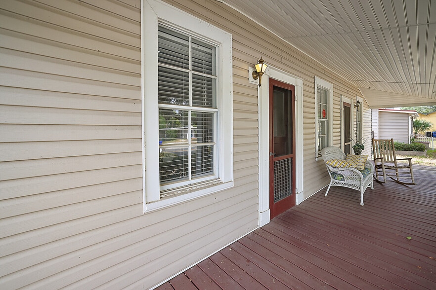 More Photos Of 324 N Texas Ave, Tavares Office For Lease