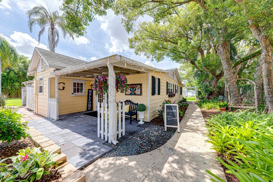 More Photos Of 4404 Edgewater Dr, Orlando Storefront Retail Residential For Sale