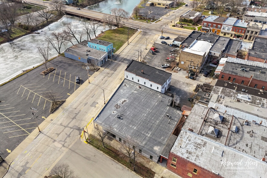 More Photos Of 124 E River St, Momence Warehouse For Sale