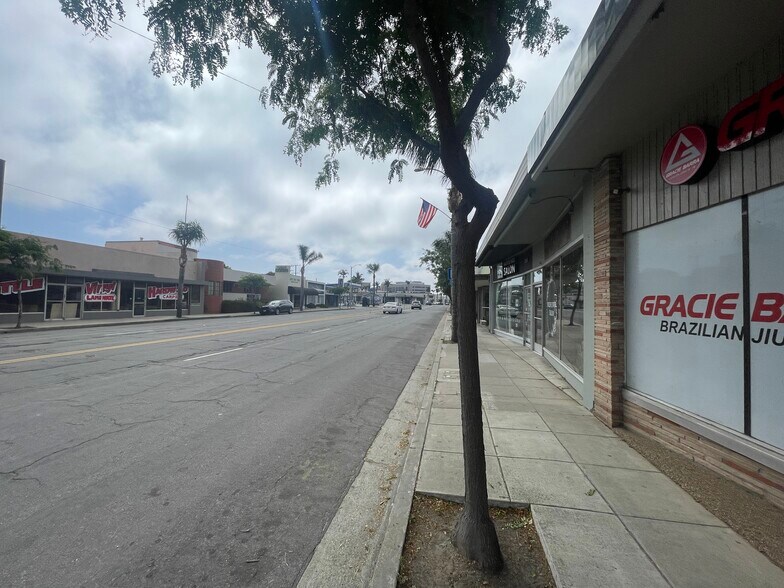 More Photos Of 2494-2498 E Main St, Ventura Storefront For Lease
