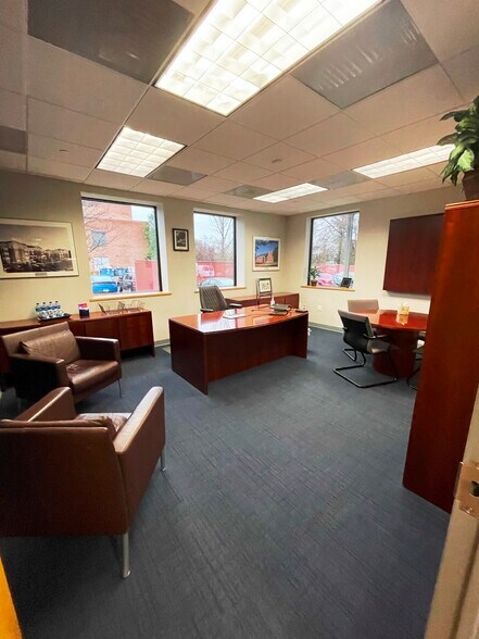 More Photos Of 12231 Parklawn Dr, Rockville Office For Sale