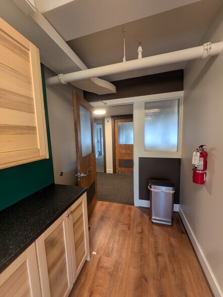 More Photos Of 219 N Main St, Bryan Office For Lease