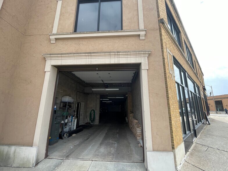 More Photos Of 512 W Burlington Ave, La Grange Office For Sale
