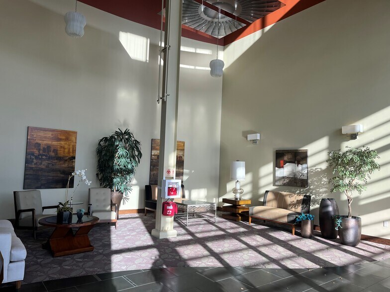 More Photos Of 10723 Bernie Webber Dr, Mukilteo Airplane Hangar For Lease