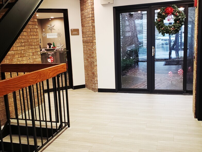 More Photos Of 9031 W 151st St, Orland Park Office For Lease