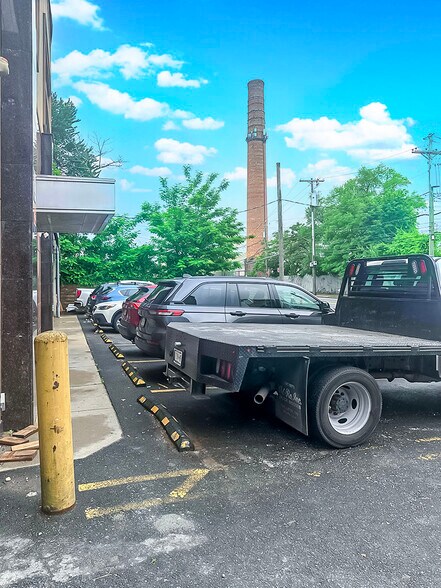 More Photos Of 526 Richmond Ter, Staten Island Warehouse For Lease