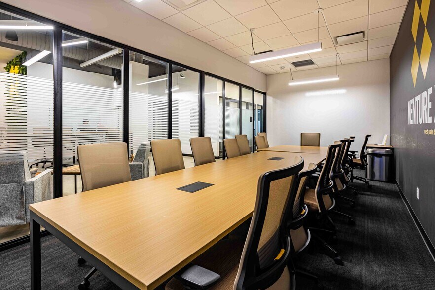 More Photos Of 1901 Main St, Columbia Coworking Space