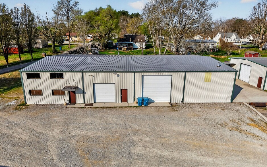 More Photos Of 350 5th S ave, Baxter Industrial For Lease