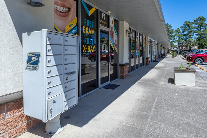 More Photos Of 16143 N Eldridge Pky, Tomball General Retail For Sale