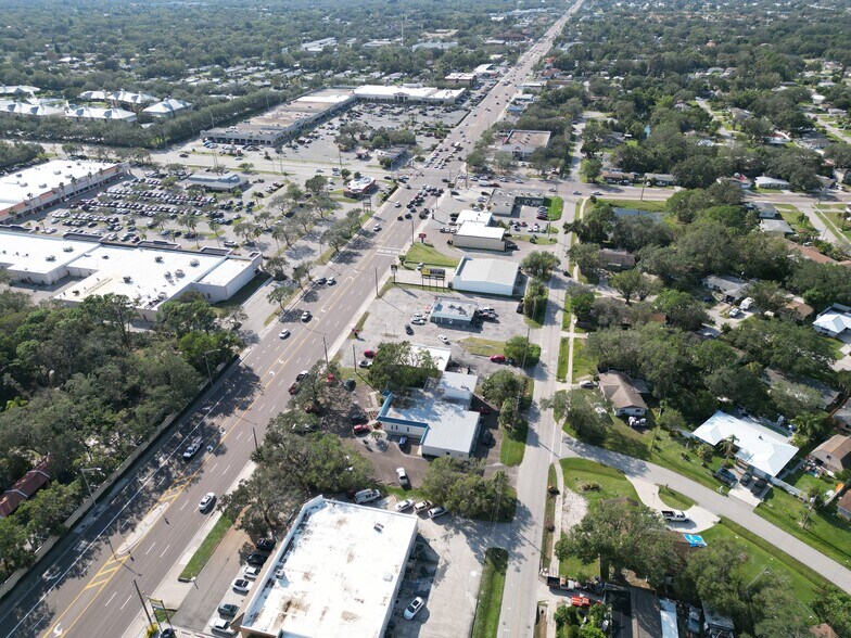 More Photos Of 4509 Bee Ridge Rd, Sarasota Medical For Sale