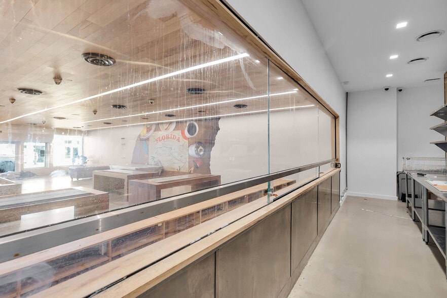 More Photos Of 132 Duval St, Key West Restaurant For Lease