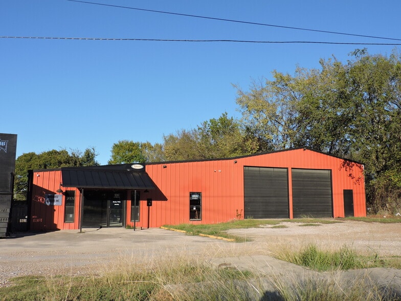 More Photos Of 920 W Mason St, Mabank Manufacturing For Sale
