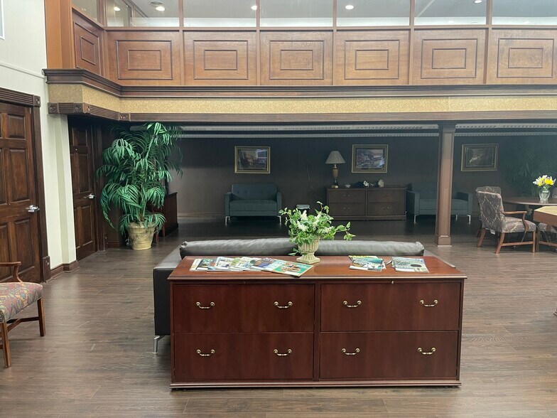 More Photos Of 107 W Michigan Ave, Kalamazoo Office For Lease