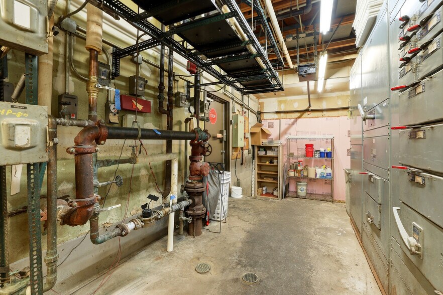 More Photos Of 143 Division St, Stevens Point Restaurant For Sale