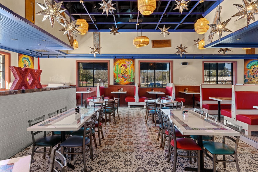 More Photos Of 1025 Industrial Dr, Crestview General Retail For Sale