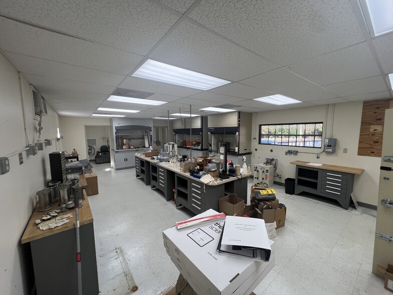 More Photos Of 1515 W Hillsborough Ave, Tampa Freestanding For Sale