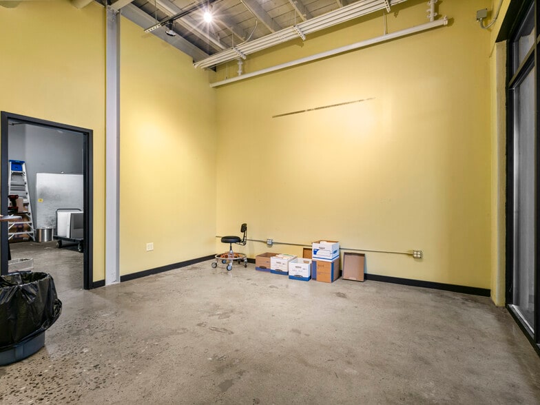 More Photos Of 19 Rankin Ave, Asheville Loft Creative Space For Sale