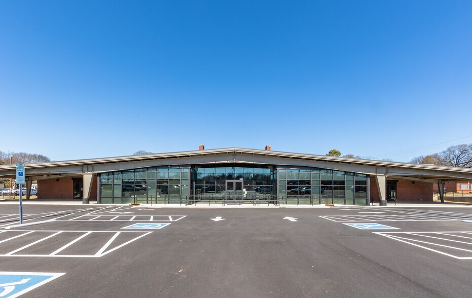 More Photos Of 3512 Wilkinson Blvd, Charlotte Storefront Retail Office For Lease