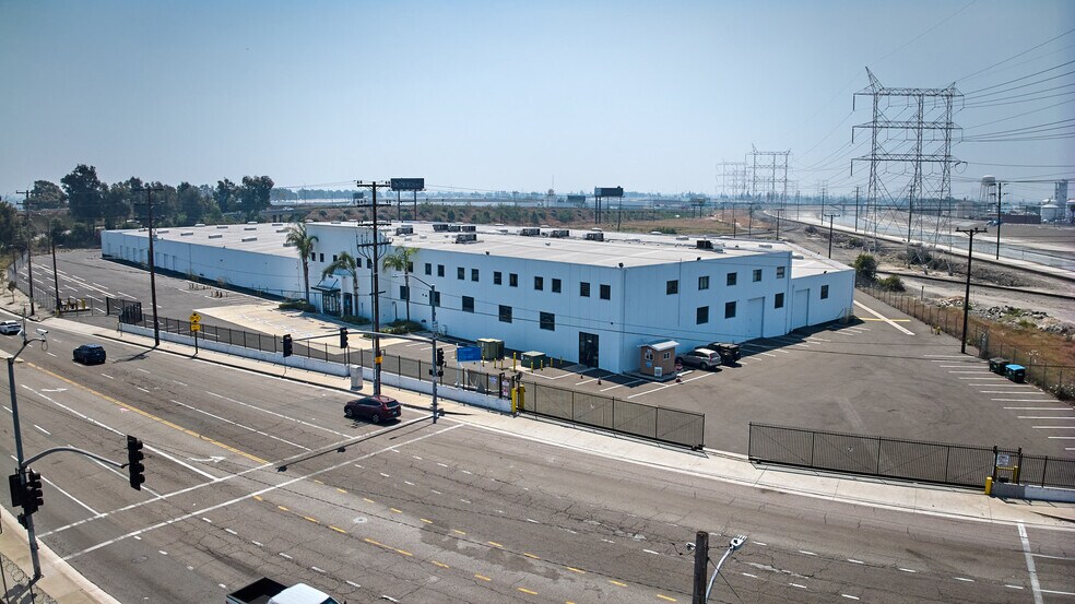 Primary Photo Of 3030 S Atlantic Blvd, Vernon Warehouse For Lease