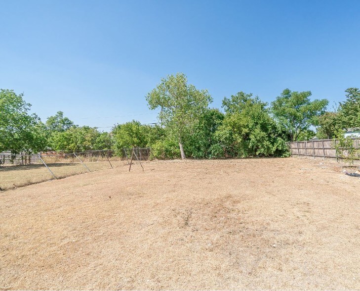 More Photos Of 6864 Pecan St, Frisco Office For Lease