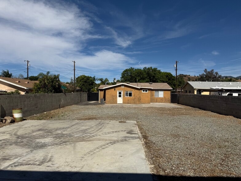 More Photos Of 12422 Bromwich St, Pacoima Land For Lease