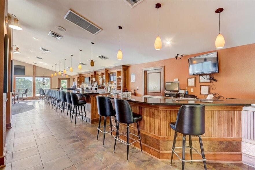 More Photos Of 800 S Main St, Lake Mills Golf Course Driving Range For Sale