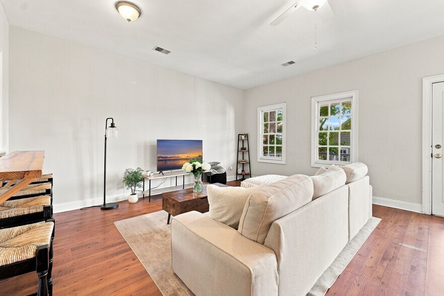 More Photos Of 183 Smith St, Charleston Multifamily For Sale
