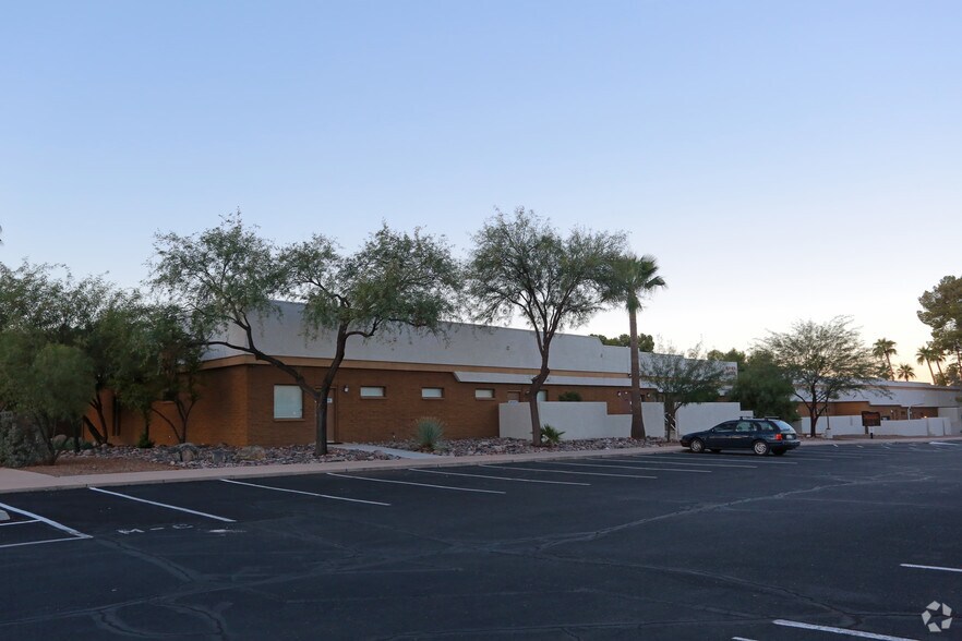 More Photos Of 6516-6522 E Carondelet Dr, Tucson Medical For Lease