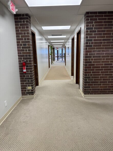 More Photos Of 3913 SW 10th St, El Dorado Office For Sale