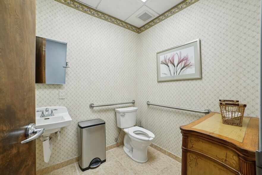 More Photos Of 62 US Highway 46, Pine Brook Medical For Lease