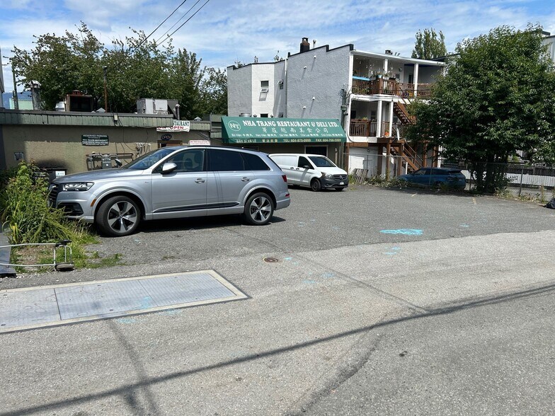 More Photos Of 718-720 E Broadway, Vancouver Restaurant For Sale