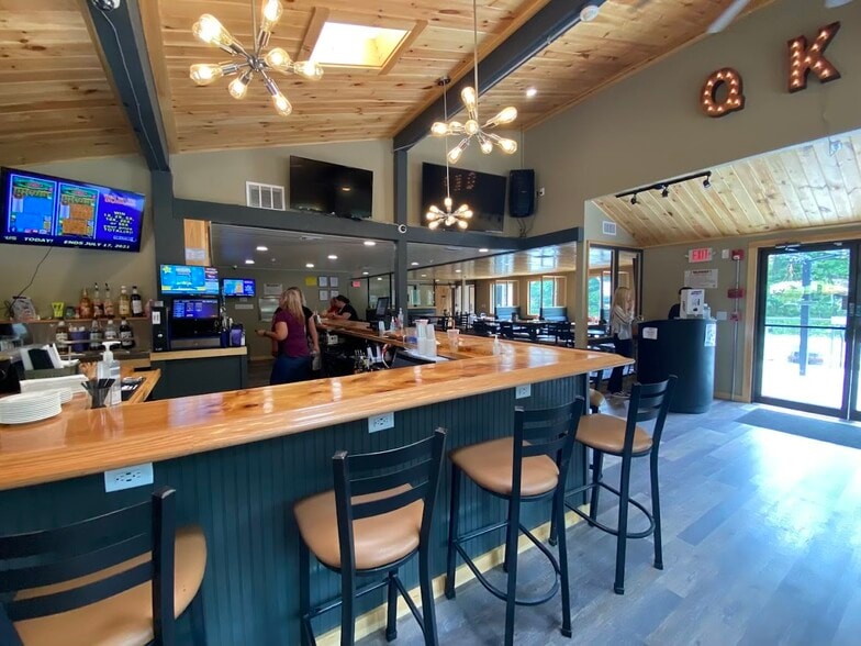 More Photos Of 443 Worcester Rd, Charlton Restaurant For Sale