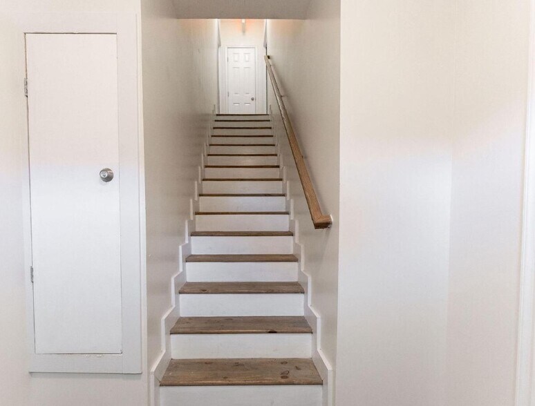 More Photos Of 2928 Nelson Pl Se, Washington Apartments For Sale